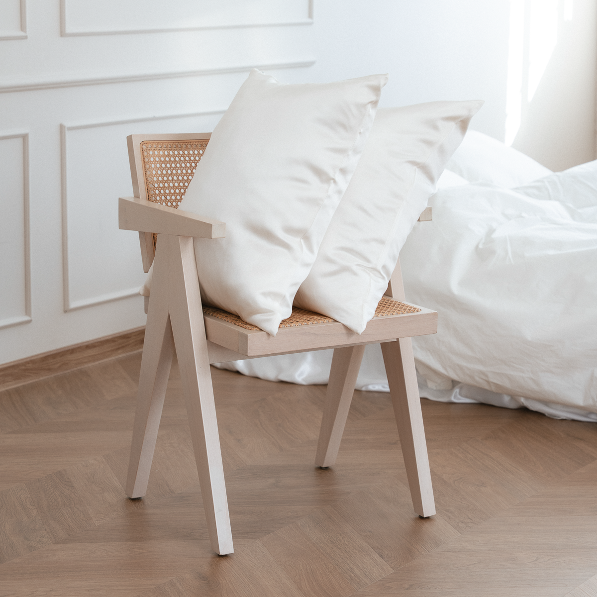 White Pearl Glow Pillowcase